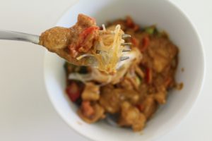 spicy thai peanut curry